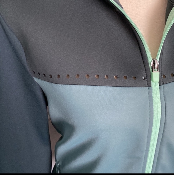 Fabletics Black and Green Jacket - Picture 2 of 5